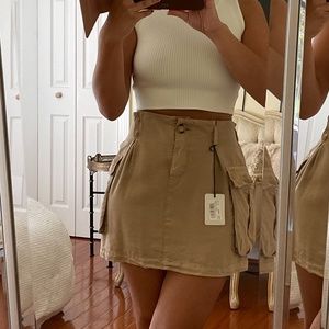 Mini cargo skirt. Size small